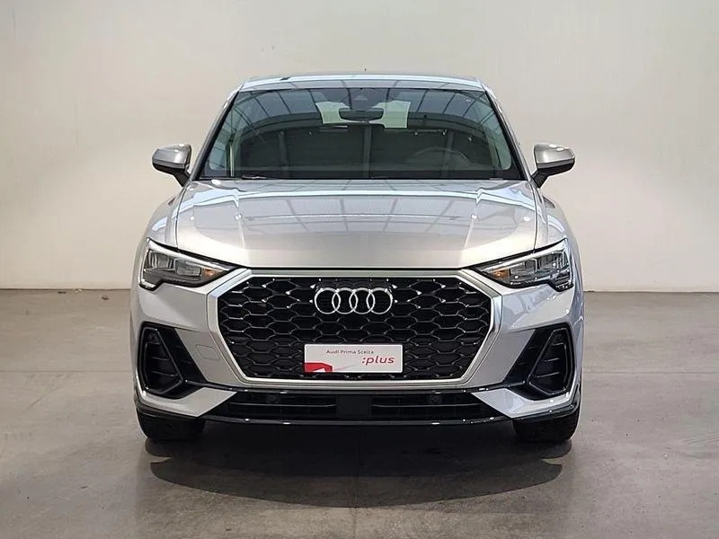 AUDI Q3 SPB 35 TFSI S tronic Business Plus Image 2